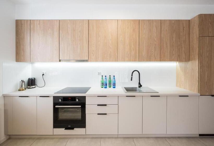 2 Bedrooms Apartment River View, Marina Apartments