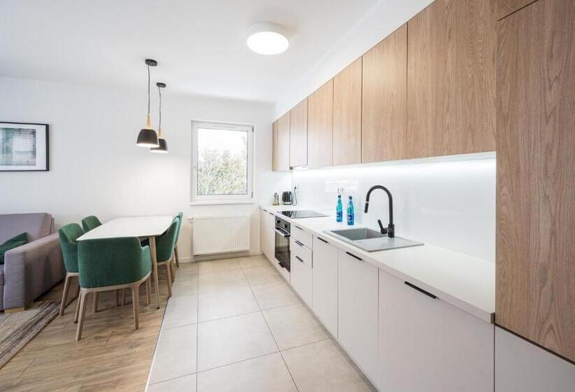 2 Bedrooms Apartment River View, Marina Apartments