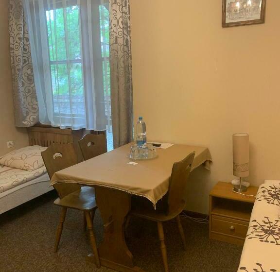 Номер Стандарт Трехместный, Ik