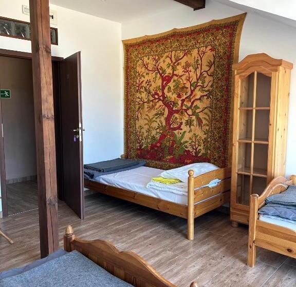 غرفة أساسية ثلاثية, Ośrodek Agroturystyczny Przystanek Koński Dwór