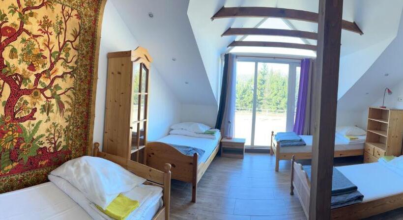 غرفة أساسية ثلاثية, Ośrodek Agroturystyczny Przystanek Koński Dwór