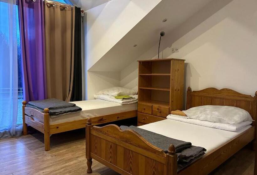 غرفة أساسية ثلاثية, Ośrodek Agroturystyczny Przystanek Koński Dwór