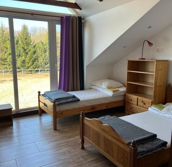 غرفة أساسية ثلاثية, Ośrodek Agroturystyczny Przystanek Koński Dwór