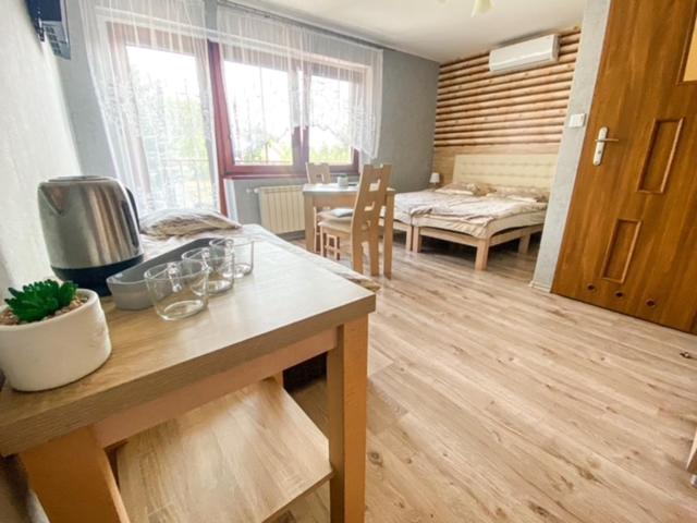 חדר סטנדרט לשלושה עם מרפסת, Pokoje Gościnne Anna