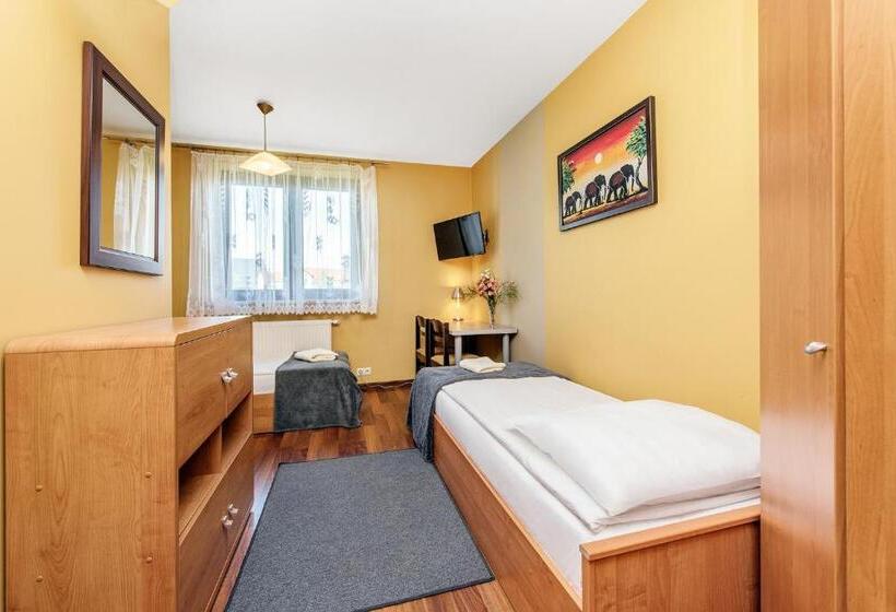 חדר סטנדרט לשלושה עם חדר אמבטיה משוף, Rysiówka Pokoje Gościnne