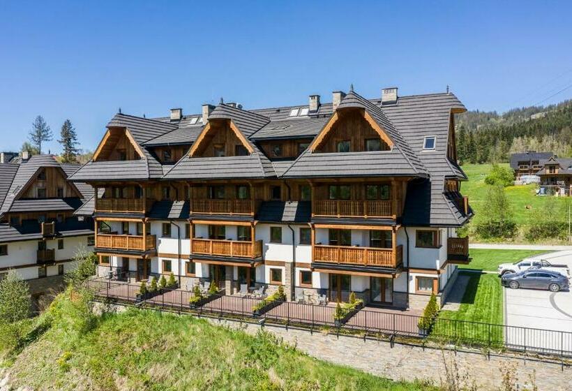 带山景的工作室, Royal Hill Residence