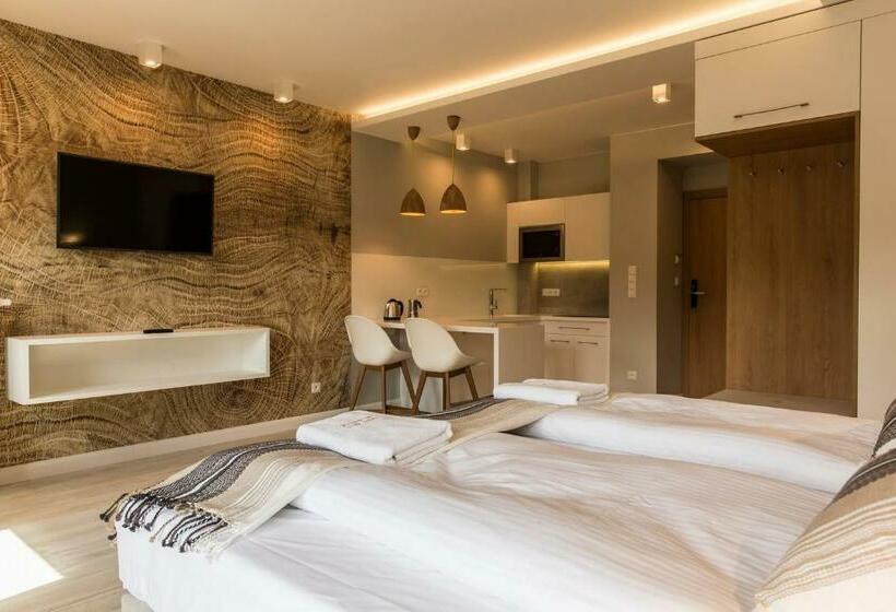 带山景的工作室, Royal Hill Residence