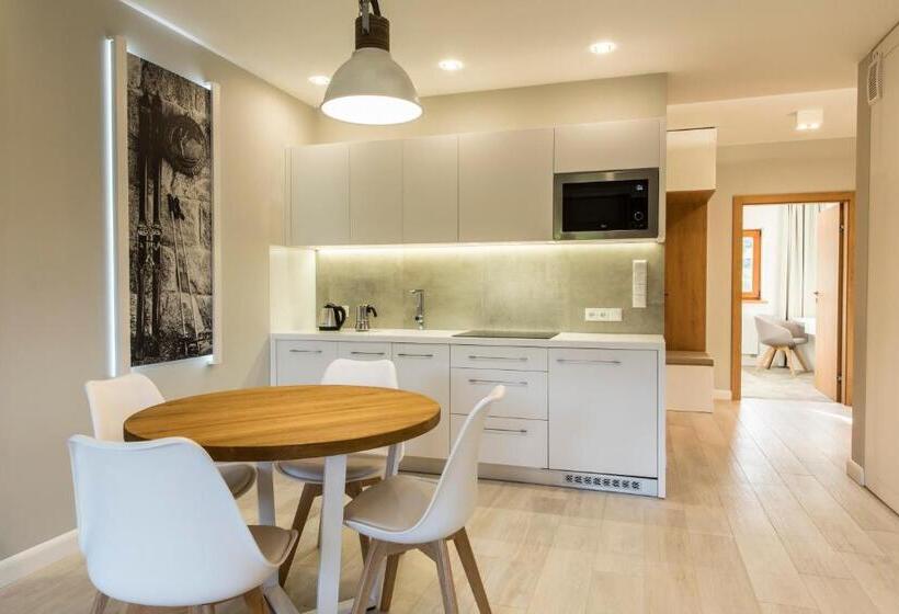 带1个卧室带观景的公寓, Royal Hill Residence