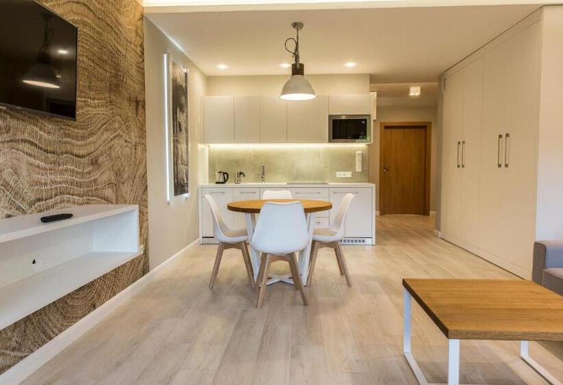 带1个卧室带观景的公寓, Royal Hill Residence