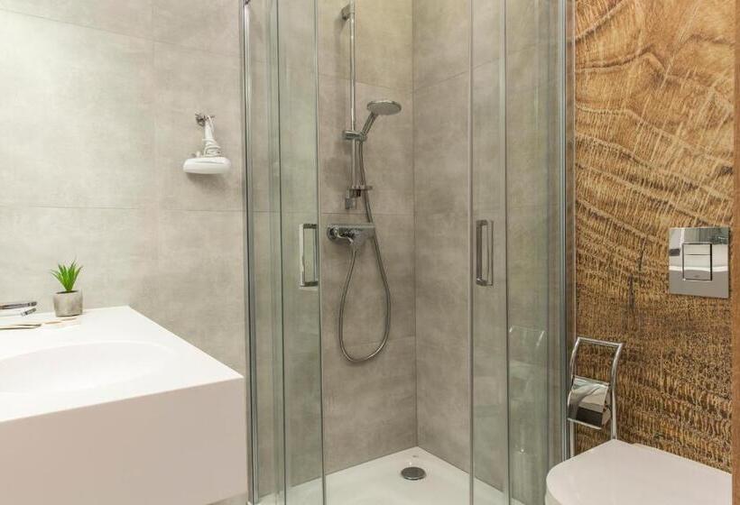 带露台的标准工作室, Royal Hill Residence