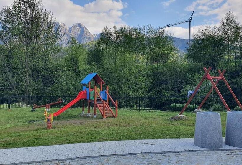 1 Bedroom Apartment Mountain View, Royal Hill Residence