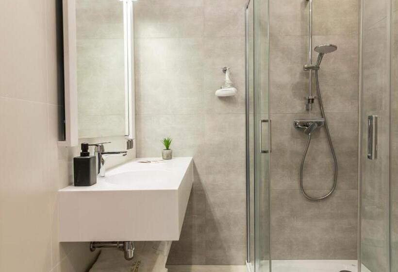 带露台的标准工作室, Royal Hill Residence