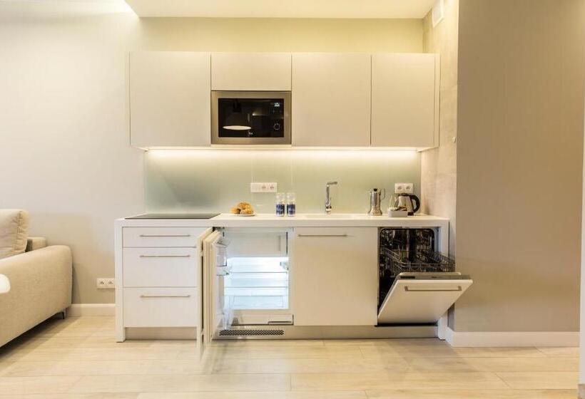 带1个卧室的豪华公寓, Royal Hill Residence