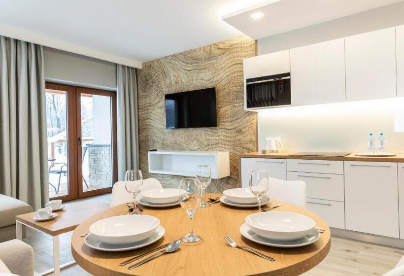 带1个卧室的带阳台的公寓, Royal Hill Residence