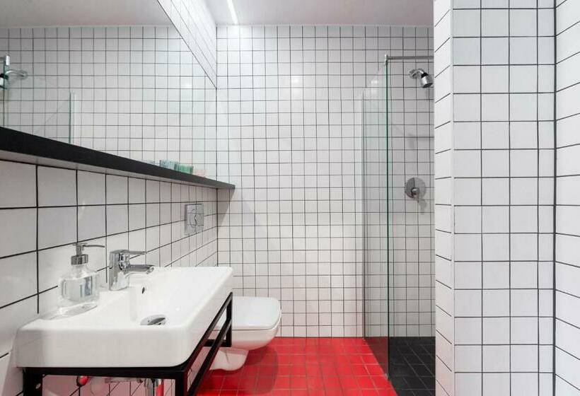 اتاق استاندارد, Wozna 11 Stare Miasto