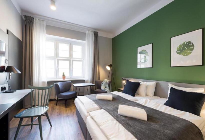 استودیوی استاندارد, Wozna 11 Stare Miasto