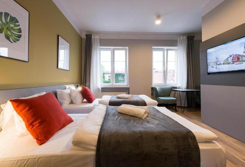 استودیوی استاندارد, Wozna 11 Stare Miasto