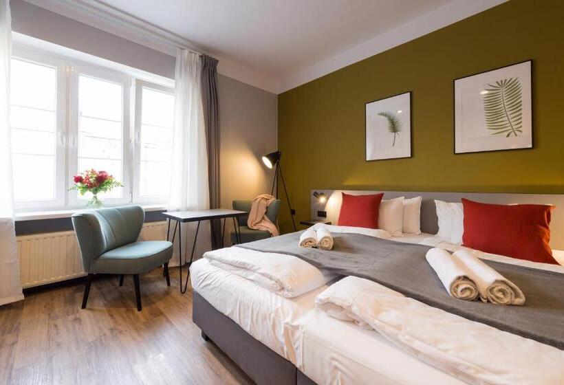 استودیوی استاندارد, Wozna 11 Stare Miasto