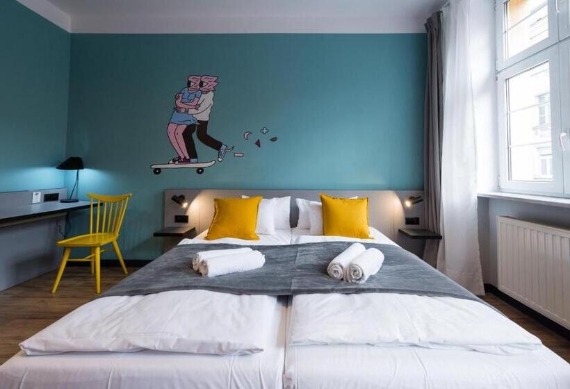 اتاق استاندارد, Wozna 11 Stare Miasto