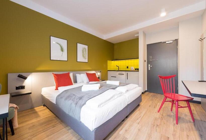 استودیوی استاندارد, Wozna 11 Stare Miasto