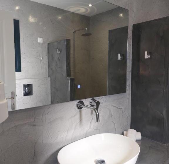 Studio Supérieur, Anthonas Apartments