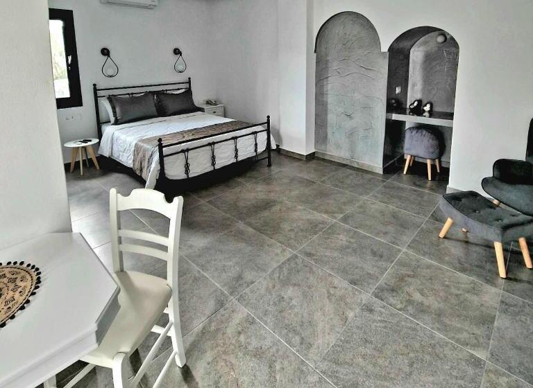 Studio Supérieur, Anthonas Apartments