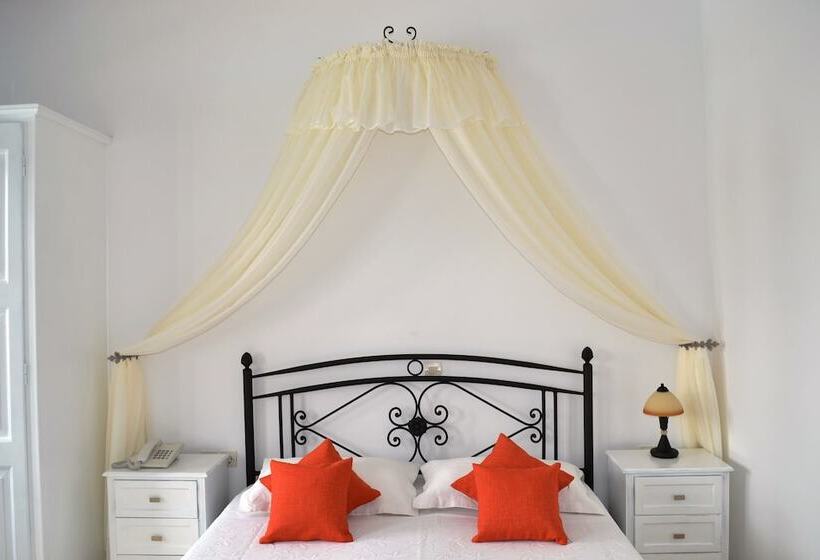 Studio Standard, Anthonas Apartments