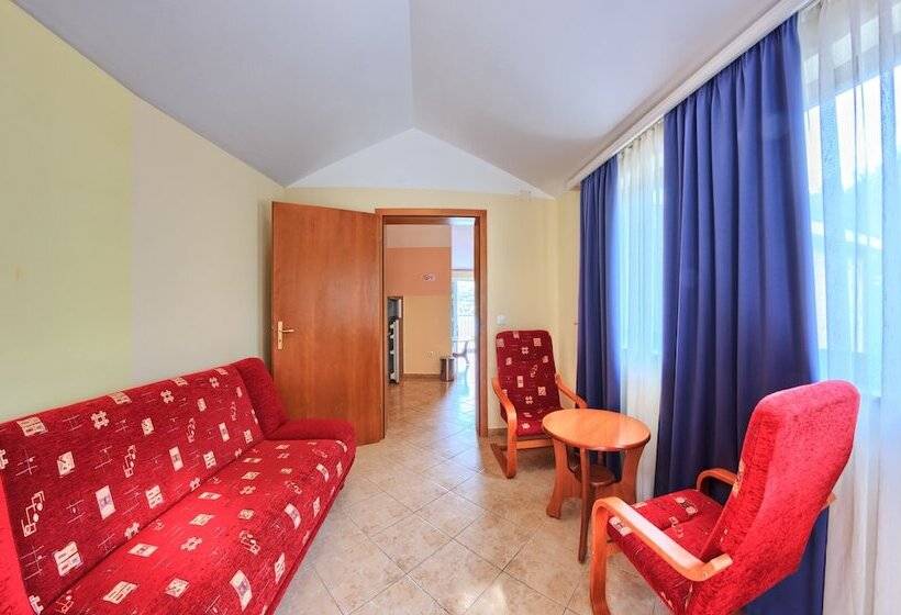 דירת חדר עם נוף לים ומרפסת, Apartments Ruzmarin