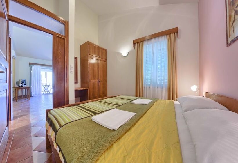 آپارتمان 1 خوابه با بالکن و چشم‌انداز دریا, Apartments Ruzmarin