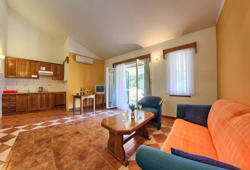 דירת חדר עם נוף לים ומרפסת, Apartments Ruzmarin