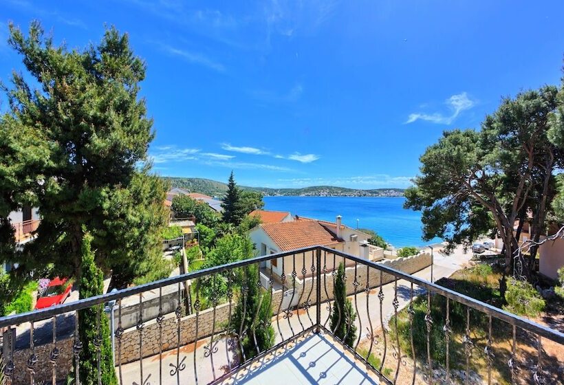 اتاق لوکس با چشم‌انداز دریا, Apartments Ruzmarin