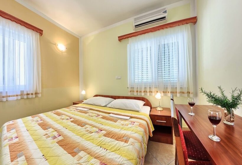 חדר דלוקס צדדי נוף לים, Apartments Ruzmarin