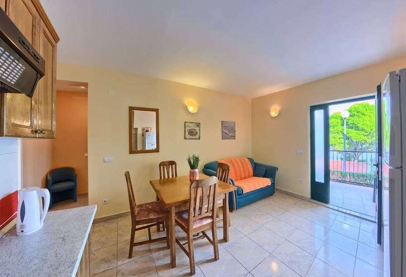 דירת נוחות 3 חדרים, Apartments Ruzmarin