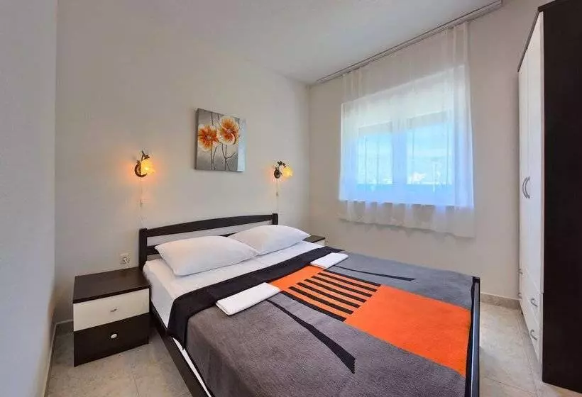 Comfort-huoneisto 3 Makuuhuonetta, Apartments Ruzmarin