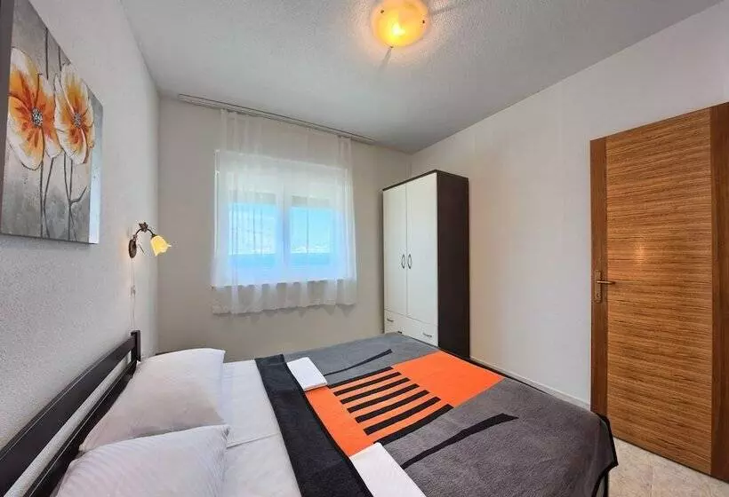 Comfort-huoneisto 3 Makuuhuonetta, Apartments Ruzmarin