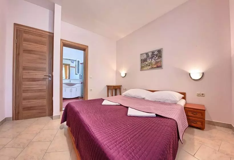 Comfort-huoneisto 3 Makuuhuonetta, Apartments Ruzmarin