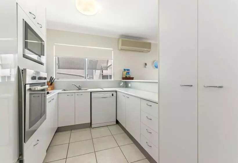 آپارتمان 3 خوابه با چشم‌انداز دریا, Bali Hai Apartments Noosa