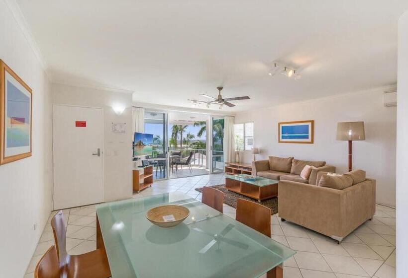2 Bedroom Apartment with Views, Bali Hai Apartments Noosa
