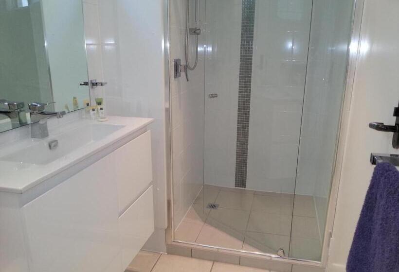 2 Bedroom Apartment with Views, Bali Hai Apartments Noosa