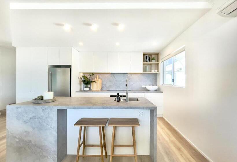 Апартаменты 2 Спальни Вид на Море, Bali Hai Apartments Noosa