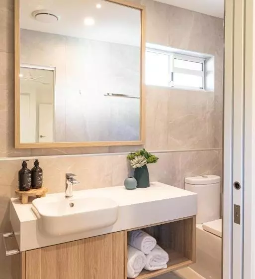 1 Bedroom Apartment with Terrace Sea View, Bali Hai Apartments Noosa