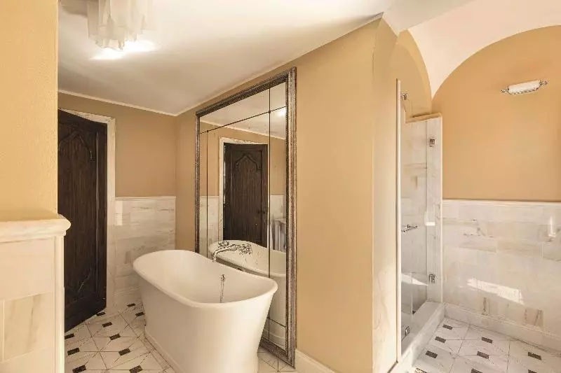 デラックスジュニアスイート, Castello Di Casole, A Belmond Hotel, Tuscany