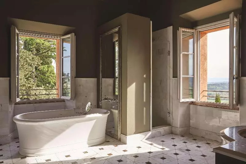 プレミアムジュニアスイート, Castello Di Casole, A Belmond Hotel, Tuscany