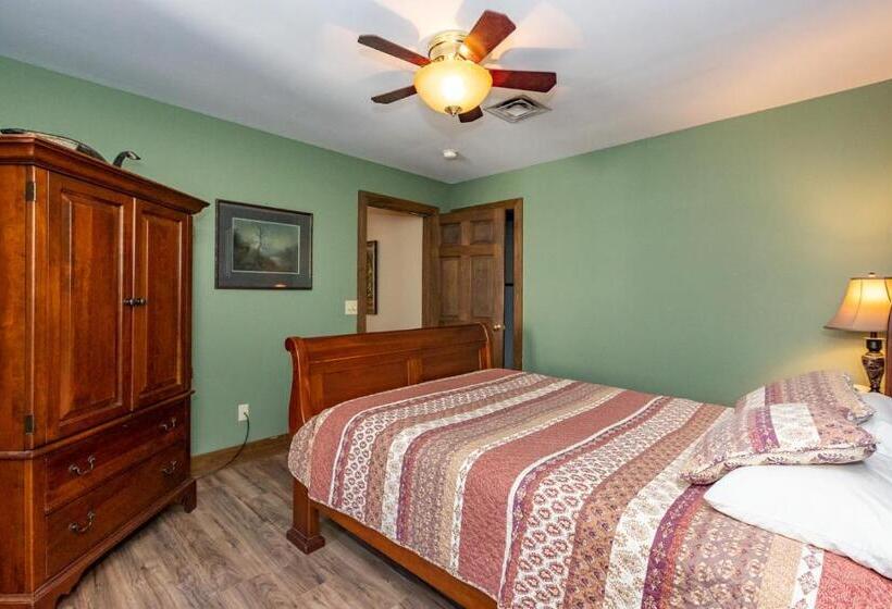 Suite Superior, Artists Colony