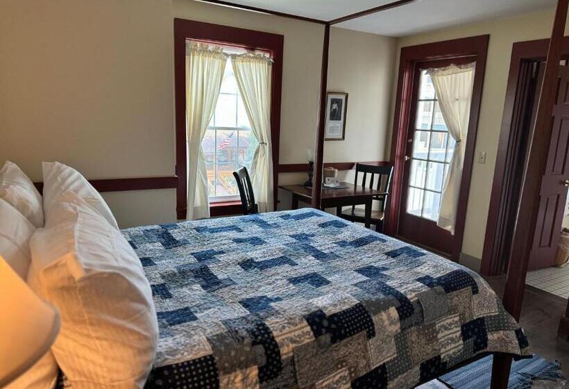 Quarto Triplo Deluxe, Artists Colony
