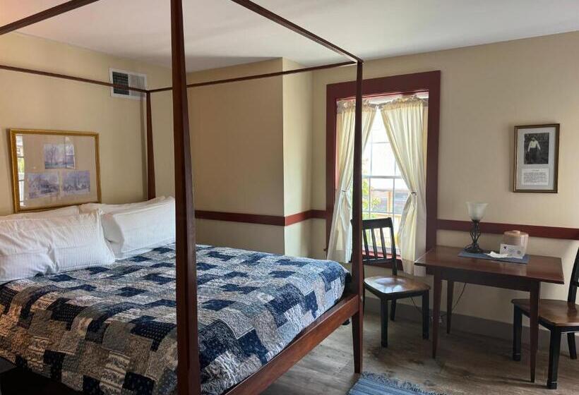 디럭스 트리플 룸, Artists Colony