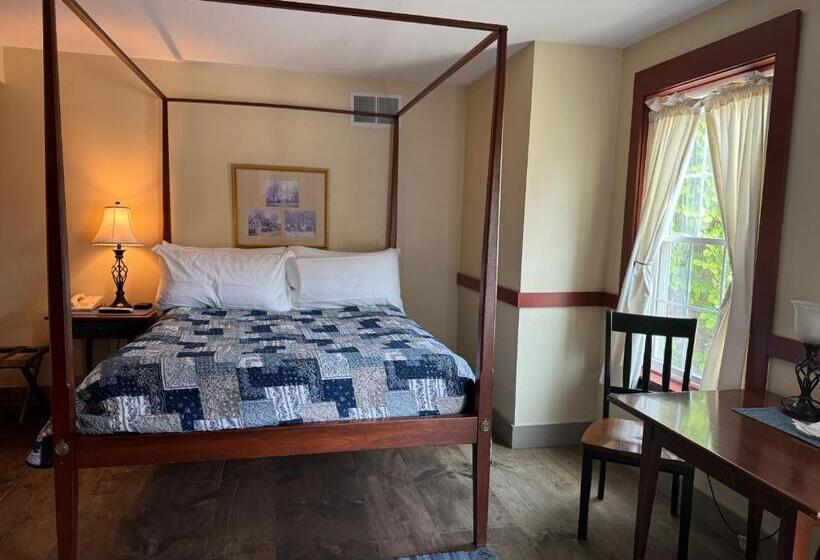 디럭스 트리플 룸, Artists Colony