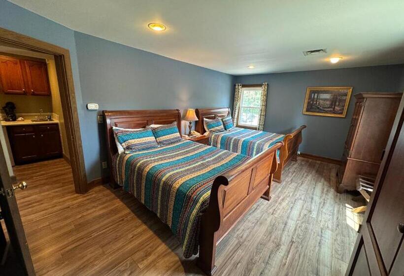 패밀리 스위트, Artists Colony