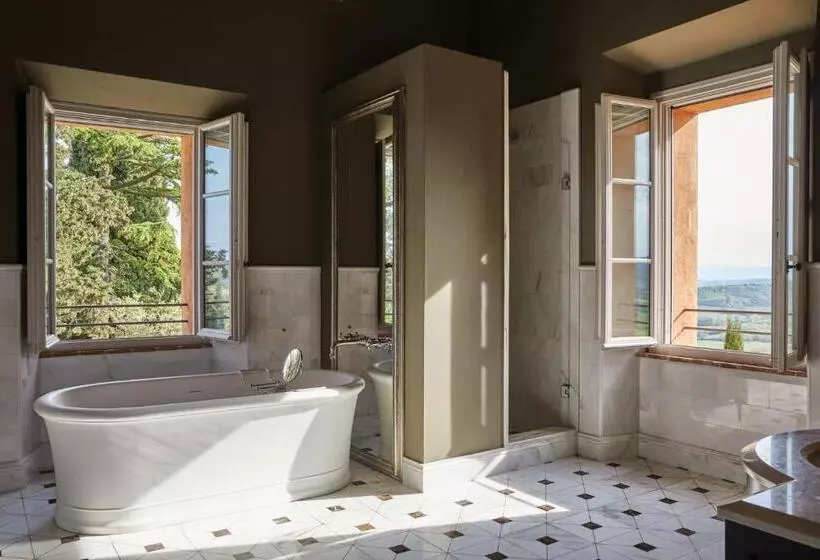 プレミアムジュニアスイート, Castello Di Casole, A Belmond Hotel, Tuscany
