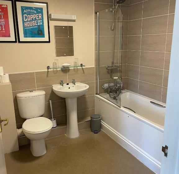 스탠다드 룸, The Cherry Tree